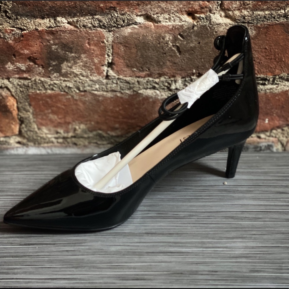 Bundle of2 NWT pairs of women’s shoes